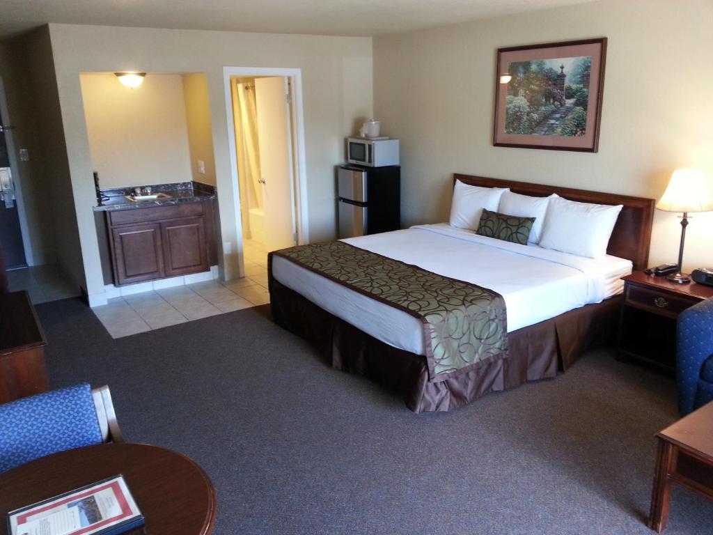 The Inn At St. George Room photo